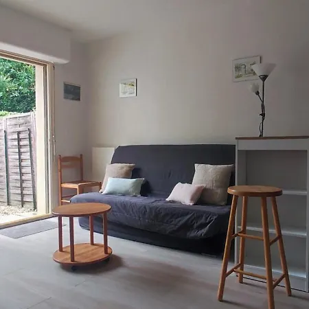 2 Pièces De Plein Pied Au Coeur Du Village A Deux Pas De La Avec Extérieur Et Parking Prive Appartement Saint-Georges-de-Didonne