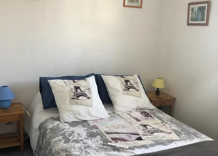 Apartment 2 Pieces De Plein Pied Au Coeur Du Village A Deux Pas De La Avec Exterieur Et Parking Prive *